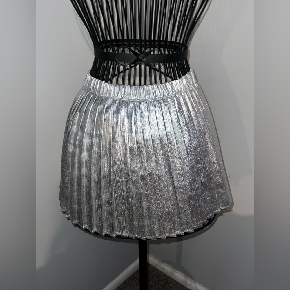 Metallic Silver Pleated Mini Skirt